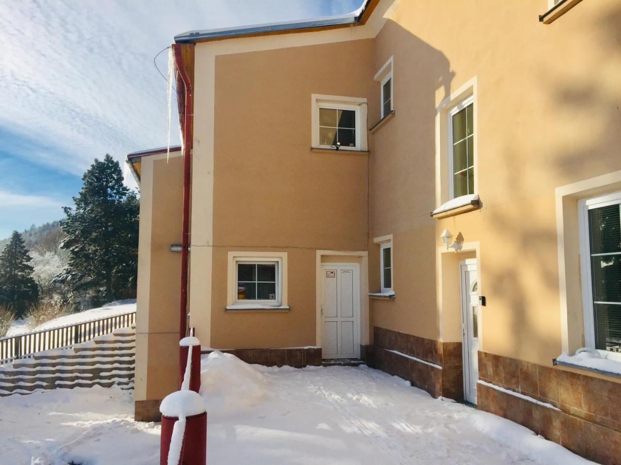 Pension Zaclersky Medved Экстерьер фото